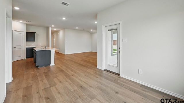 5016 Shumard Drive, Lindale, TX 75771
