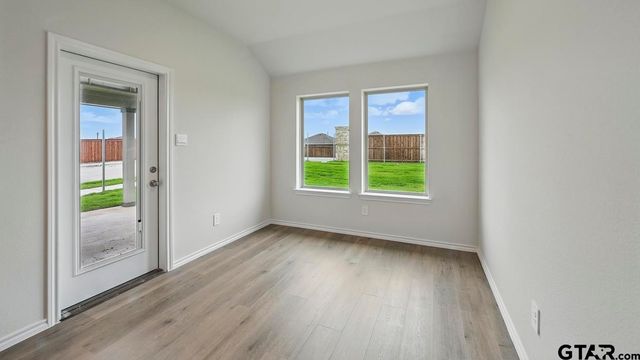 5016 Shumard Drive, Lindale, TX 75771