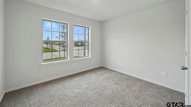5016 Shumard Drive, Lindale, TX 75771
