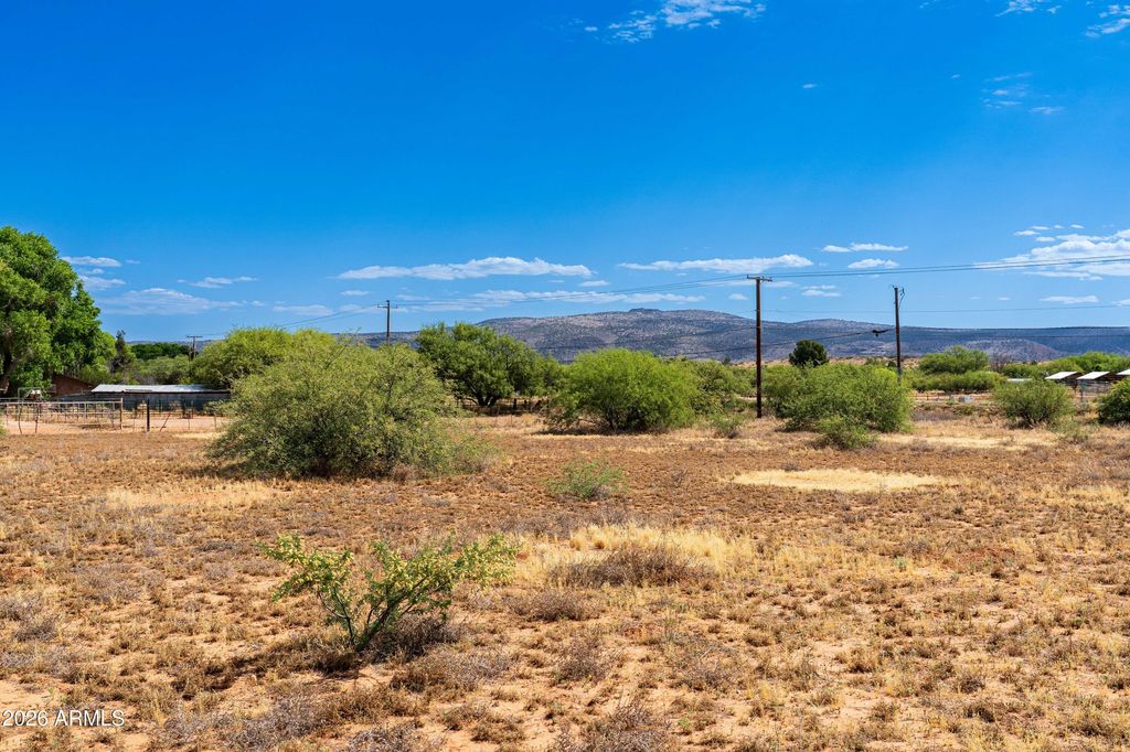 Image 10 of property listing at 990 N PAGE SPRINGS Road 010C, Cornville, AZ 86325