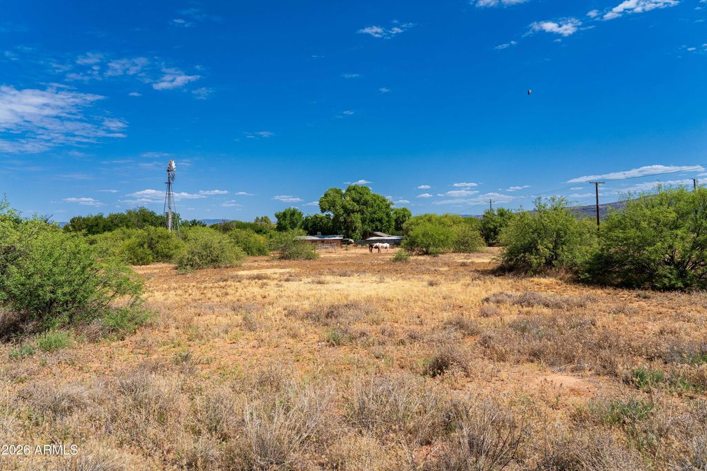 Image 11 of property listing at 990 N PAGE SPRINGS Road 010C, Cornville, AZ 86325