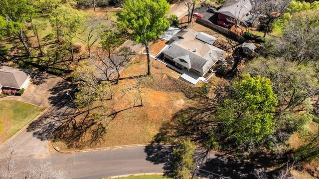 1112 Swanson Drive, Palestine, TX 75801