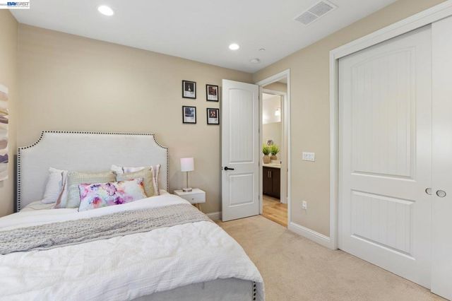 4203 Oak Knoll Dr, Dublin, CA 94568