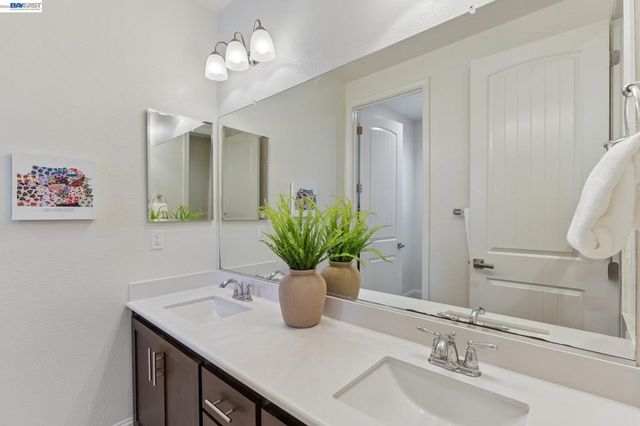 4203 Oak Knoll Dr, Dublin, CA 94568