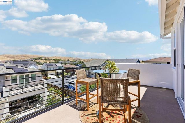 4203 Oak Knoll Dr, Dublin, CA 94568
