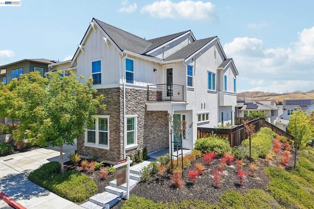 Image 1 of property listing at 4203 Oak Knoll Dr, Dublin, CA 94568