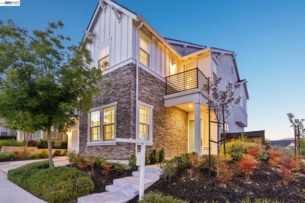 Image 2 of property listing at 4203 Oak Knoll Dr, Dublin, CA 94568