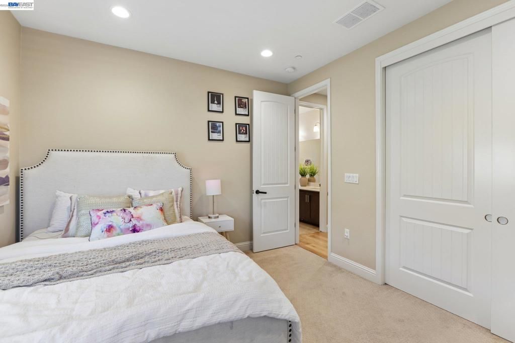Image 26 of property listing at 4203 Oak Knoll Dr, Dublin, CA 94568
