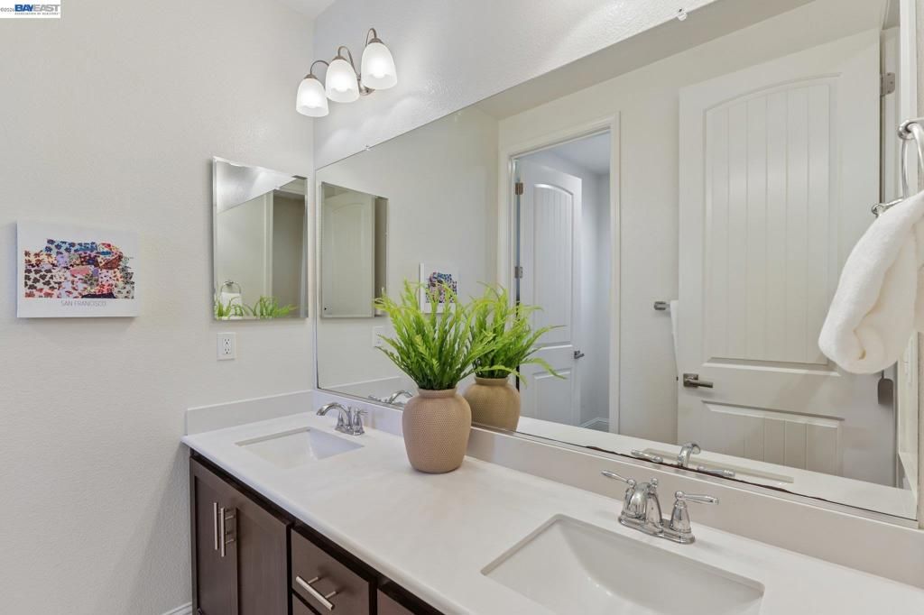 Image 27 of property listing at 4203 Oak Knoll Dr, Dublin, CA 94568