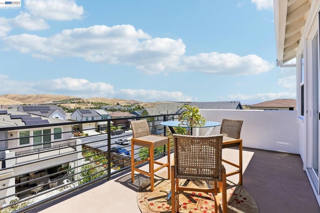 Image 32 of property listing at 4203 Oak Knoll Dr, Dublin, CA 94568