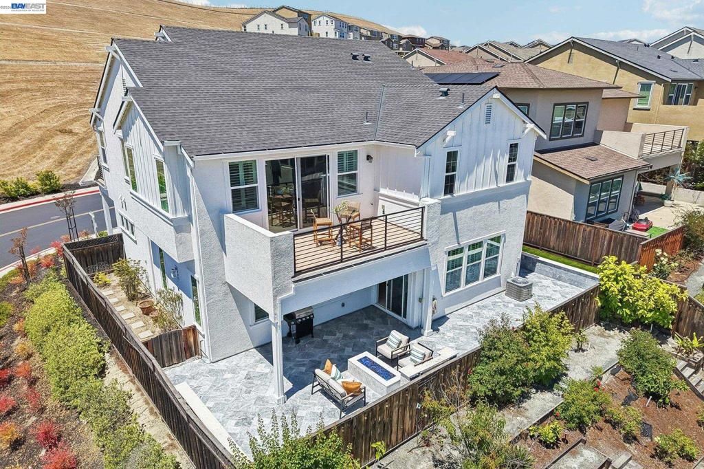 Image 36 of property listing at 4203 Oak Knoll Dr, Dublin, CA 94568