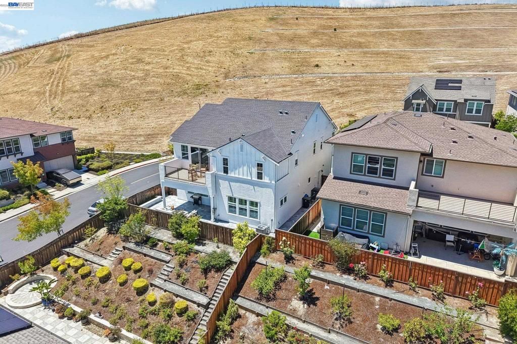 Image 37 of property listing at 4203 Oak Knoll Dr, Dublin, CA 94568