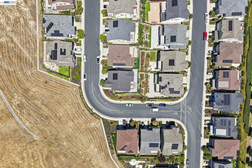 Image 38 of property listing at 4203 Oak Knoll Dr, Dublin, CA 94568