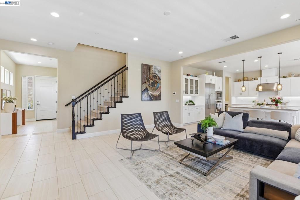 Image 4 of property listing at 4203 Oak Knoll Dr, Dublin, CA 94568