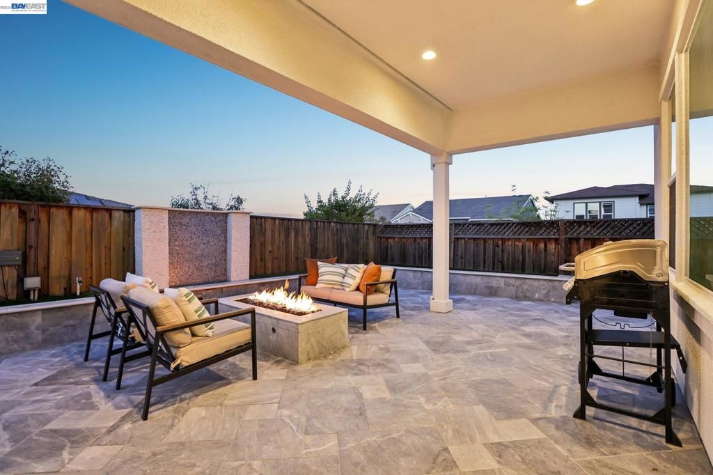 Image 41 of property listing at 4203 Oak Knoll Dr, Dublin, CA 94568