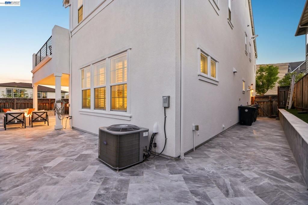 Image 42 of property listing at 4203 Oak Knoll Dr, Dublin, CA 94568