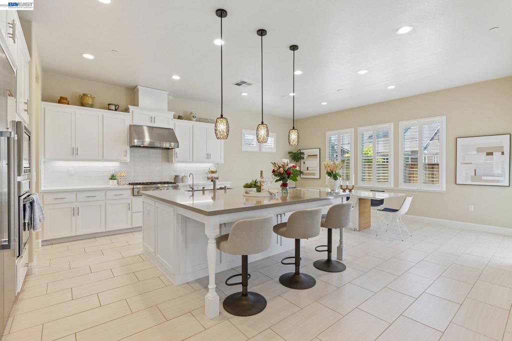 Image 8 of property listing at 4203 Oak Knoll Dr, Dublin, CA 94568