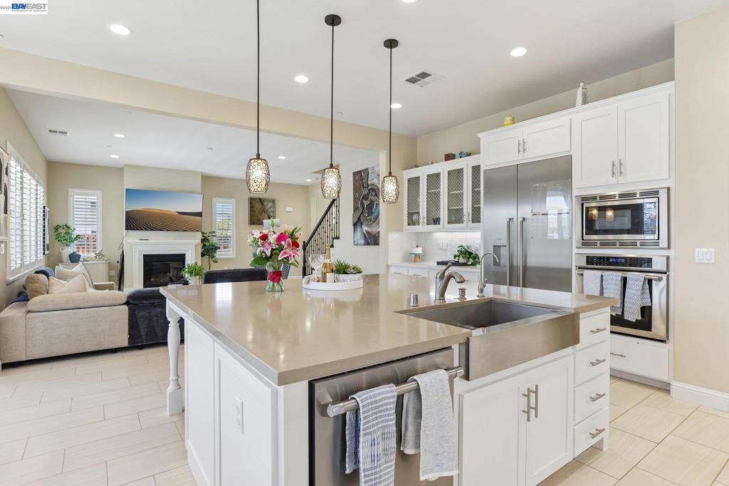 Image 9 of property listing at 4203 Oak Knoll Dr, Dublin, CA 94568