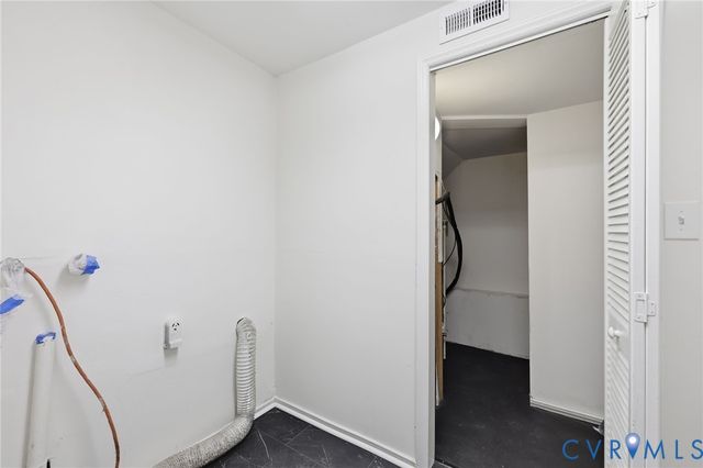 702 Old Town Dr, Colonial Heights, VA 23834