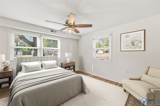 702 Old Town Dr, Colonial Heights, VA 23834