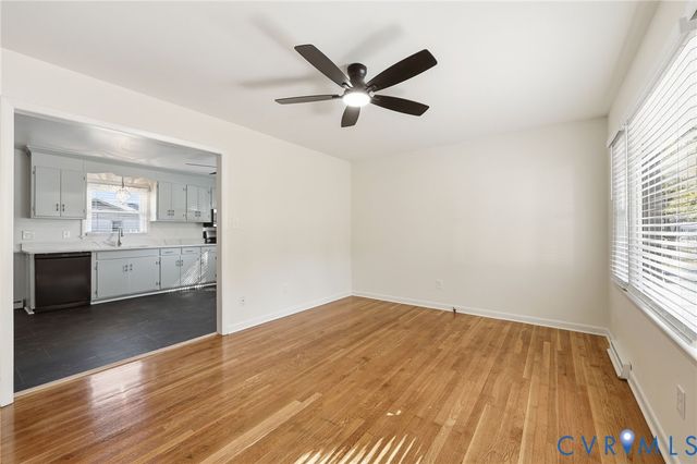 702 Old Town Dr, Colonial Heights, VA 23834