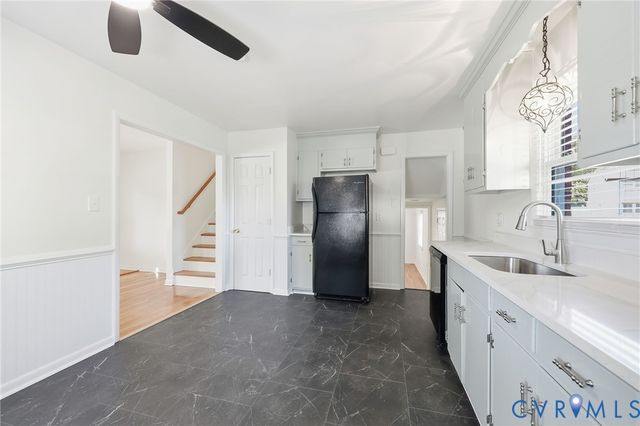 702 Old Town Dr, Colonial Heights, VA 23834