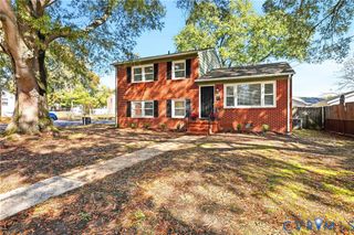 702 Old Town Dr, Colonial Heights, VA 23834