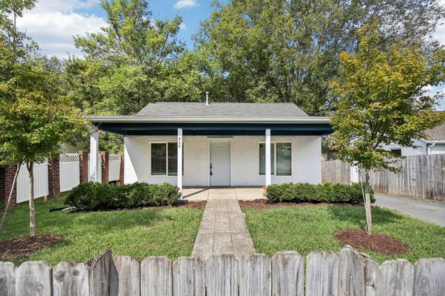 317 E 17th St, Columbia, TN 38401