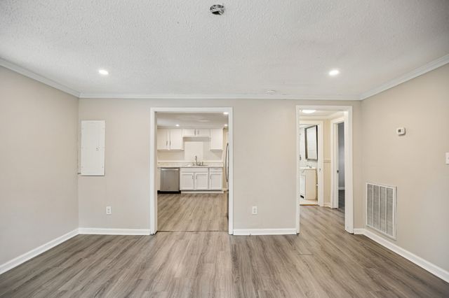 317 E 17th St, Columbia, TN 38401