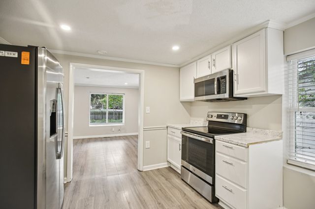 317 E 17th St, Columbia, TN 38401