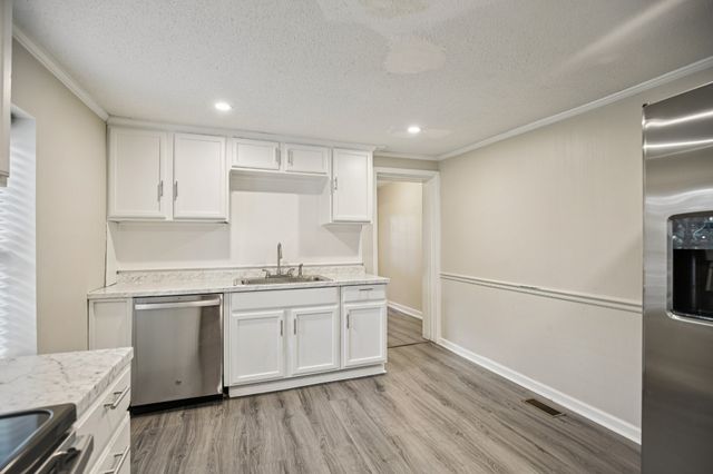 317 E 17th St, Columbia, TN 38401