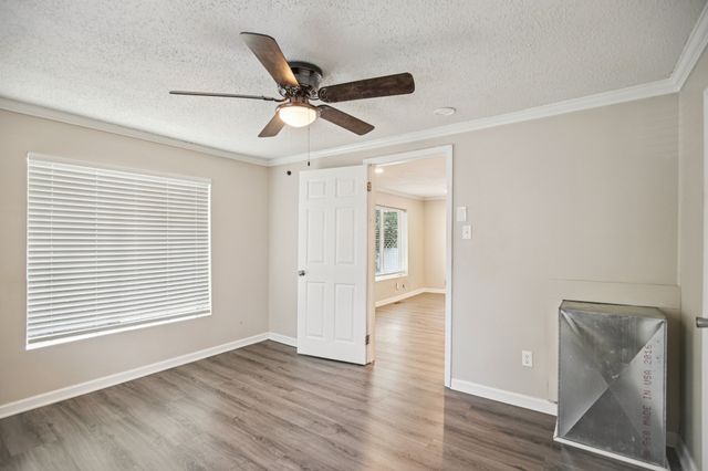 317 E 17th St, Columbia, TN 38401