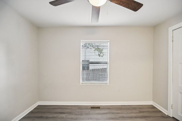 317 E 17th St, Columbia, TN 38401