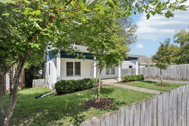 317 E 17th St, Columbia, TN 38401