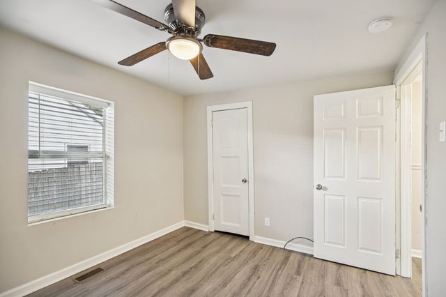 317 E 17th St, Columbia, TN 38401