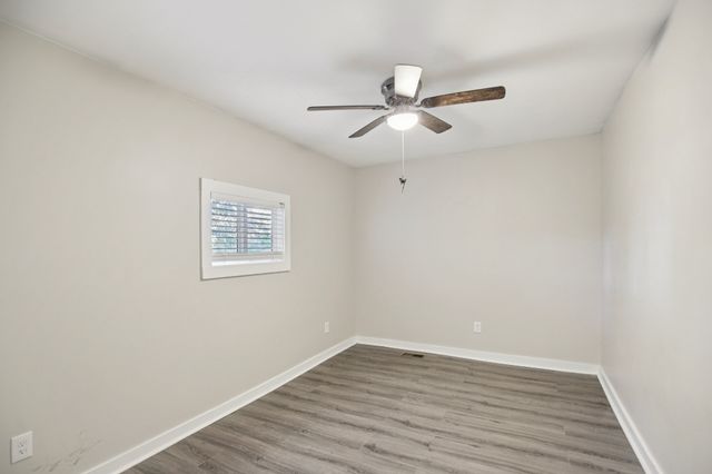 317 E 17th St, Columbia, TN 38401