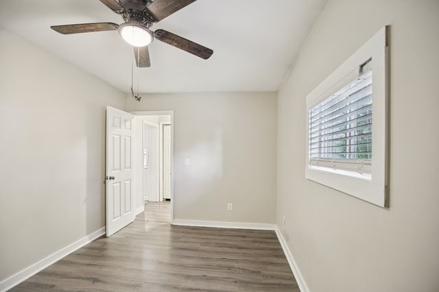 317 E 17th St, Columbia, TN 38401