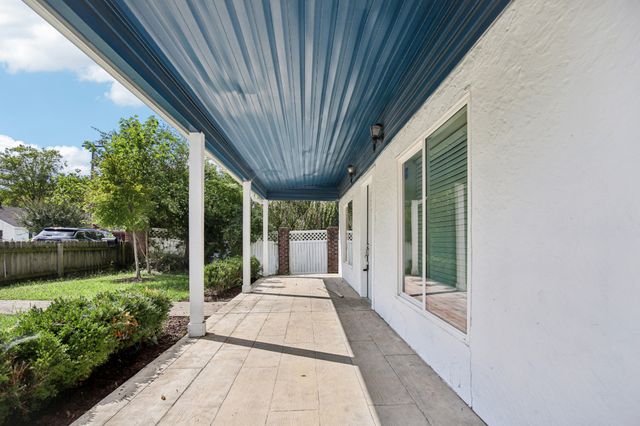 317 E 17th St, Columbia, TN 38401