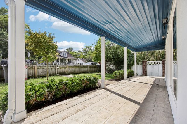 317 E 17th St, Columbia, TN 38401