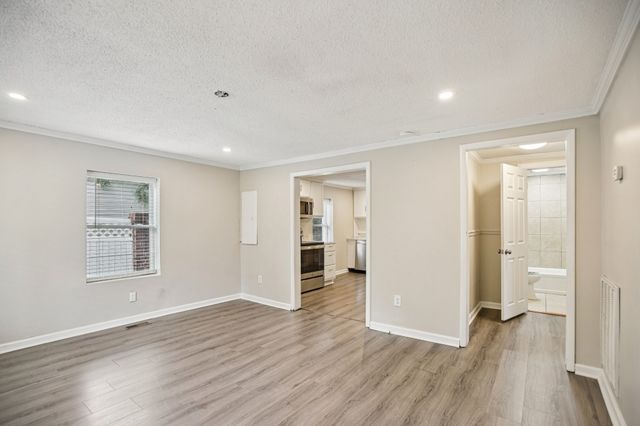 317 E 17th St, Columbia, TN 38401