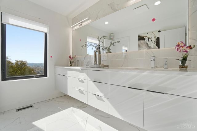 209 Hastings Street, Cincinnati, OH 45219