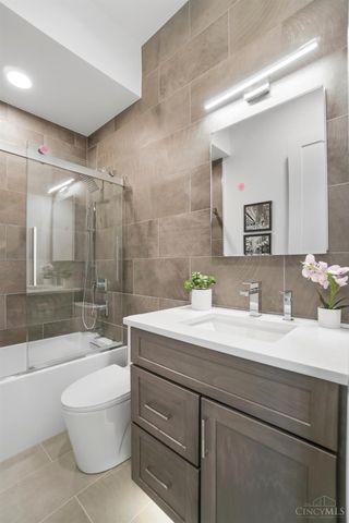 209 Hastings Street, Cincinnati, OH 45219