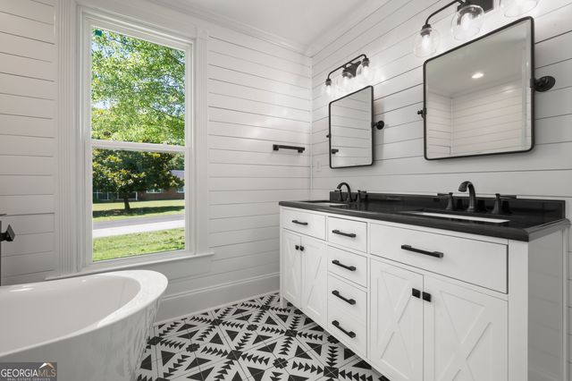 42 Alexander Street, Winder, GA 30680