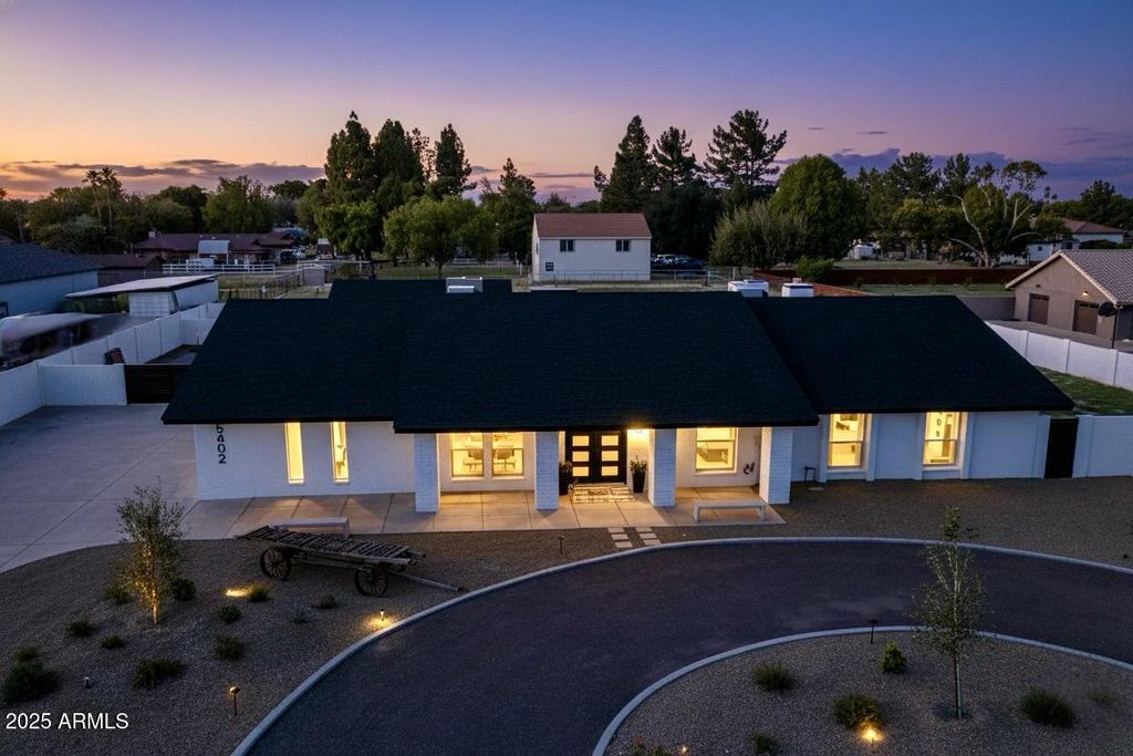 5402 W OLNEY Avenue, Laveen, AZ 85339