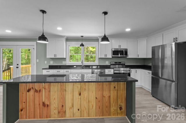 1411 W V Thompson Road, Rutherfordton, NC 28139