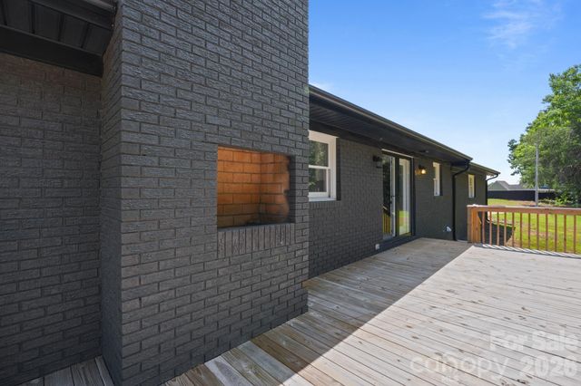 1411 W V Thompson Road, Rutherfordton, NC 28139