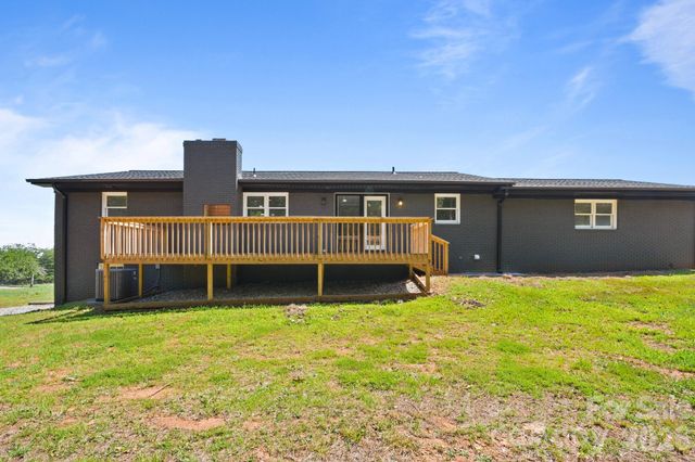 1411 W V Thompson Road, Rutherfordton, NC 28139