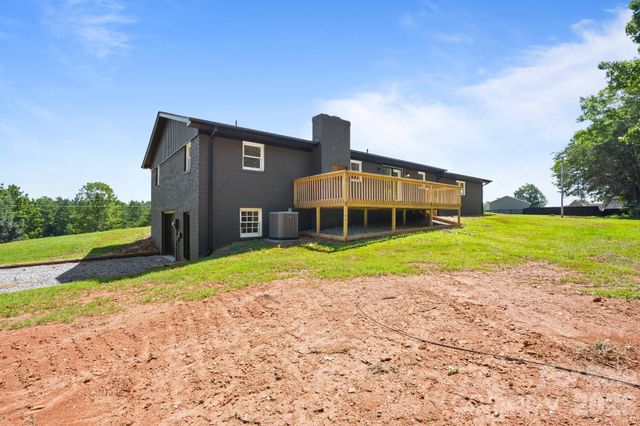 1411 W V Thompson Road, Rutherfordton, NC 28139