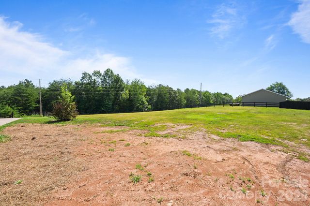 1411 W V Thompson Road, Rutherfordton, NC 28139