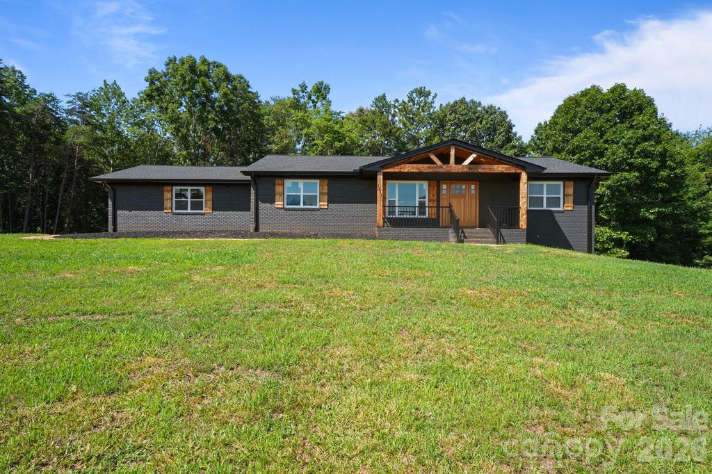 1411 W V Thompson Road, Rutherfordton, NC 28139
